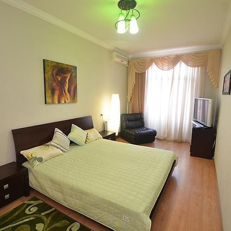 Apartments In The City Center On Sobornaya Street นิโกลาเยฟ ห้อง รูปภาพ