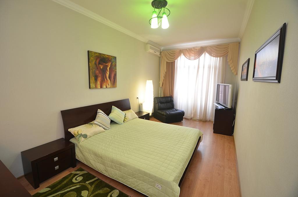 Apartments In The City Center On Sobornaya Street นิโกลาเยฟ ห้อง รูปภาพ